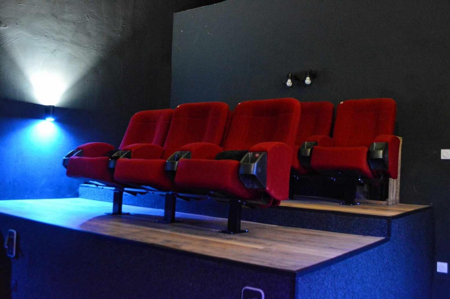Appartement Le Cocon L'unique Experience Cinema De La Grange Savoyarde 1km Du D'annecy Lathuile